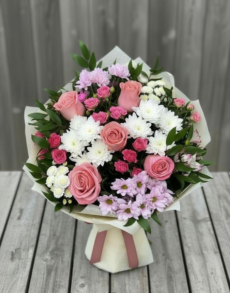 Букет цветов из: Альстромерии, Гвоздики, Розы и Хризантемы в Мулино
