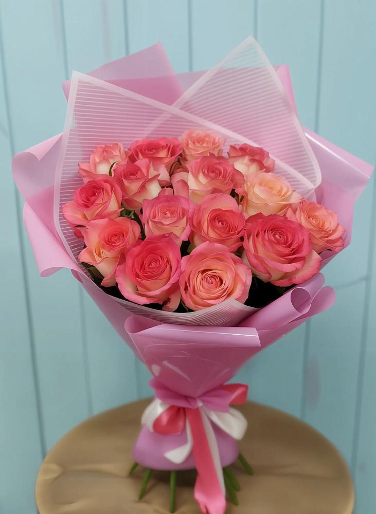 Букет 15 Розовых роз Равель в Мулино
