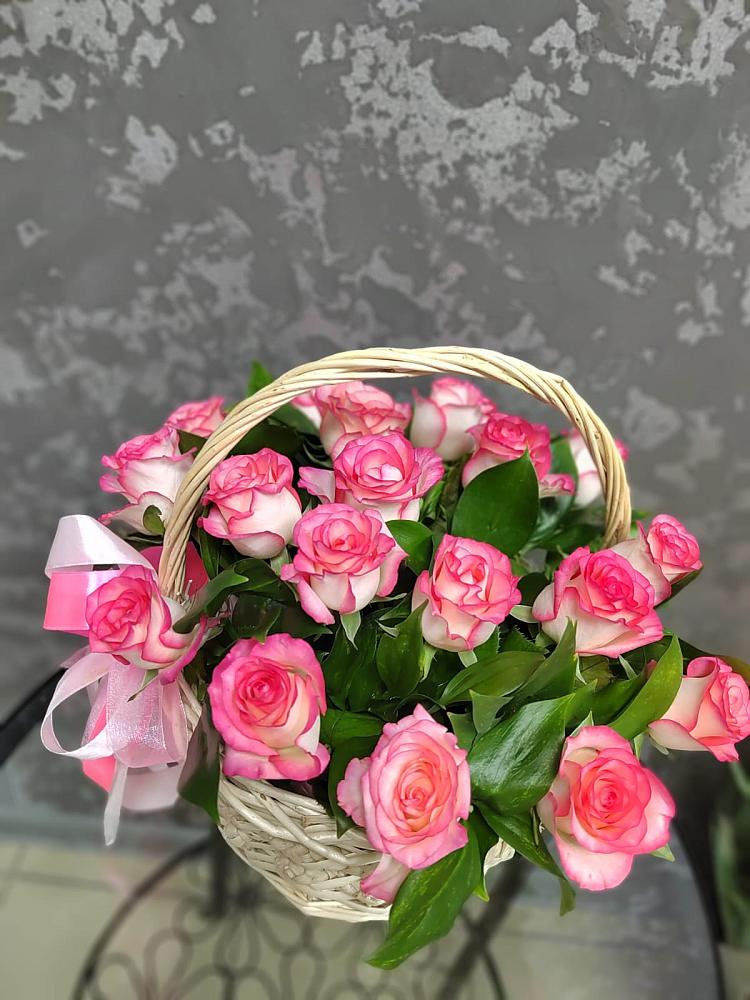 Цветочная композиция из Розы в корзине в Мулино