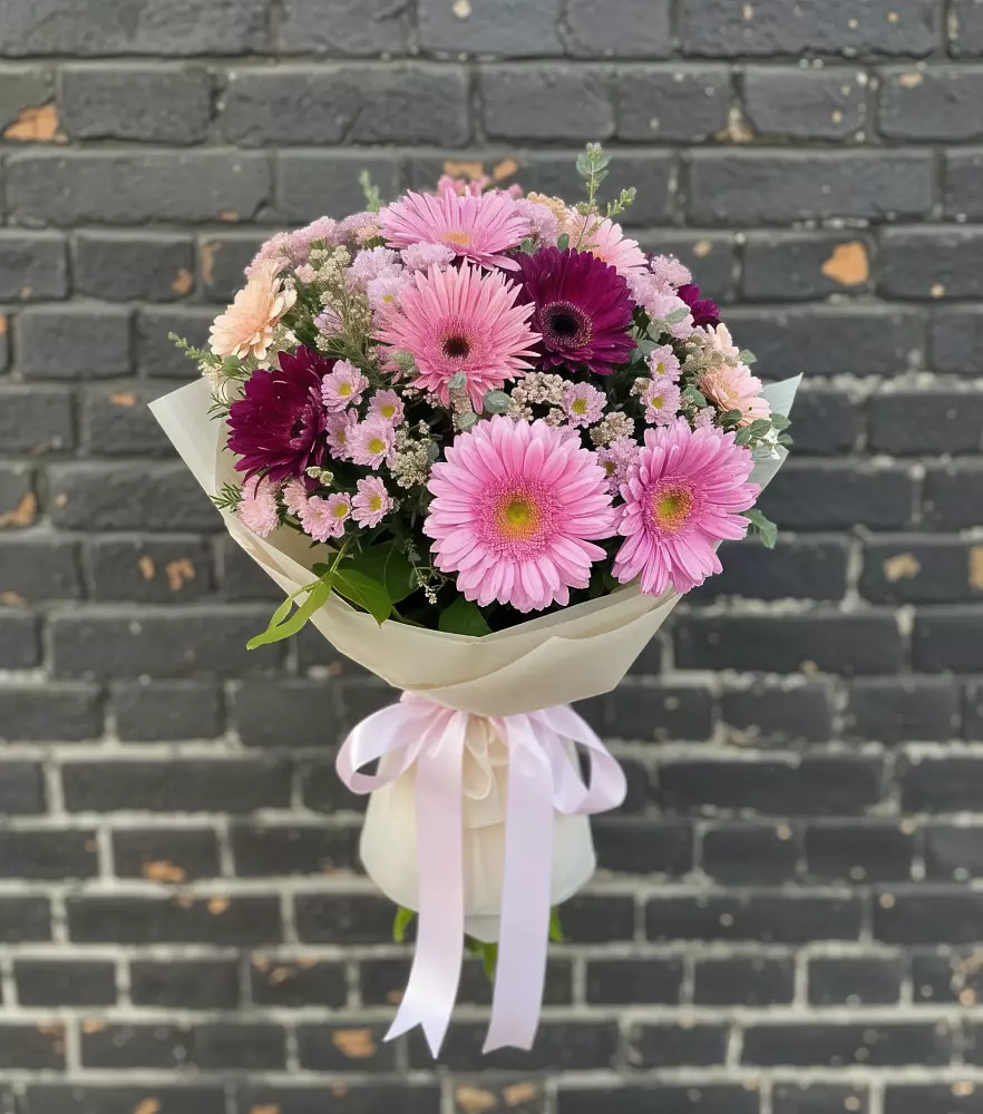 Букет цветов из: Герберы и Хризантемы в Мулино