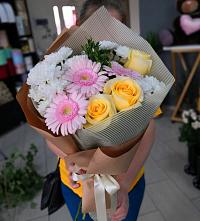 Букет цветов из:  Герберы, Розы и Хризантемы в Мулино