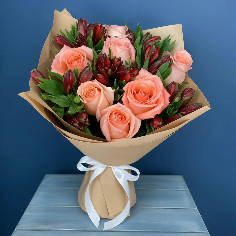 Букет цветов из: Розы и Альстромерии в Мулино