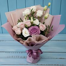 Букет цветов из:  Розы и Лизиантусы в Мулино