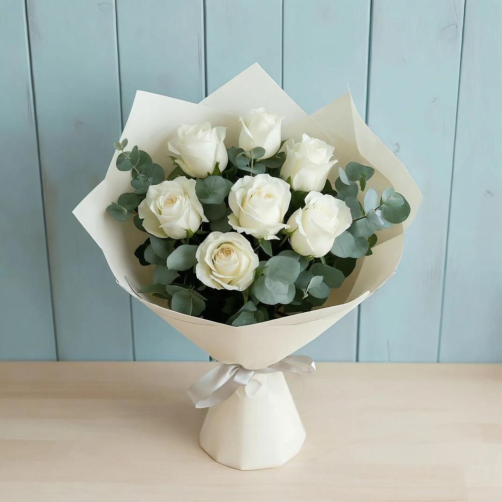 Букет Белые розы в Эвкалипте в Мулино