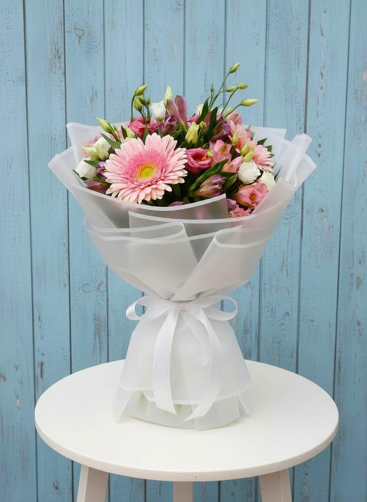 Букет цветов из: Герберы, Альстромерии и Лизиантусы в Мулино