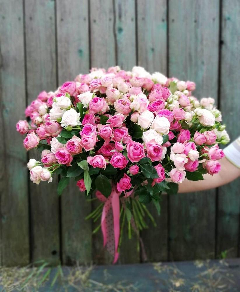 Букет Розовые кустовые розы Натали и Лав Лидия в Мулино