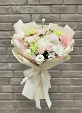 Букет цветов из:  Гвоздики, Розы, Лизиантусы и Хризантемы в Мулино