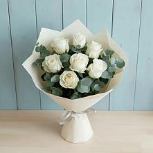 Букет Белые розы в Эвкалипте в Мулино