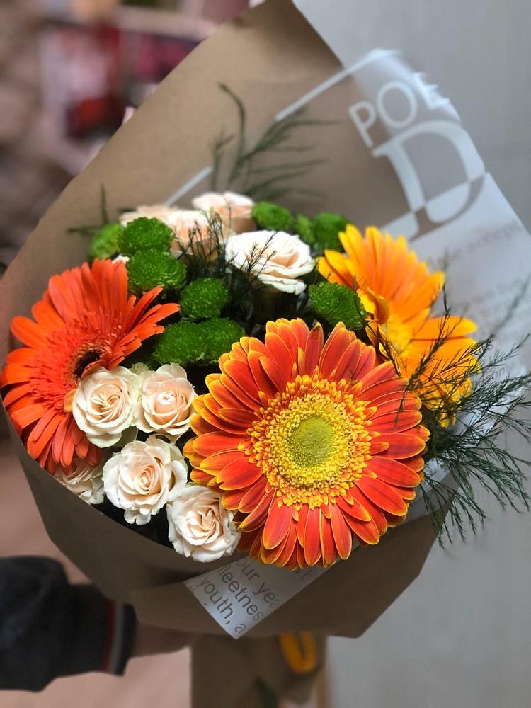 Букет цветов из: Герберы, Хризантемы и Розы в Мулино