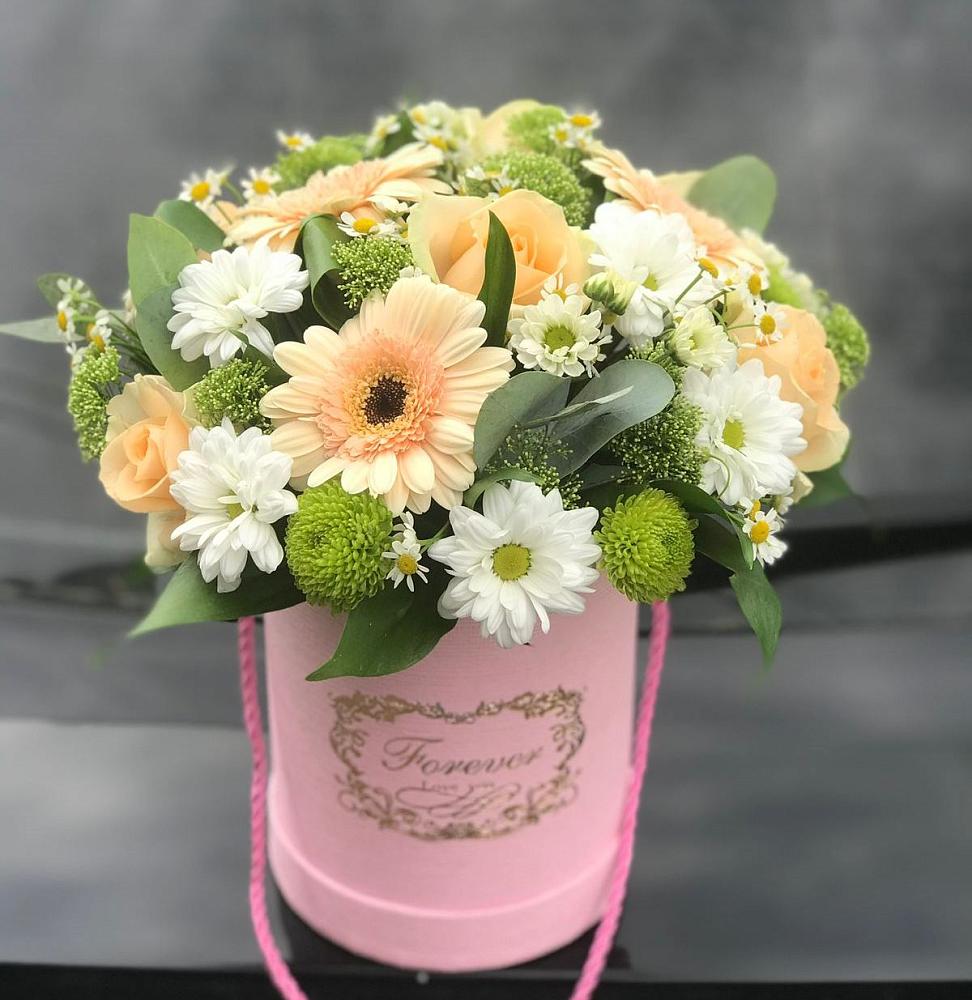 Цветочная композиция из Розы, Герберы и Хризантемы в шляпной коробке в Мулино