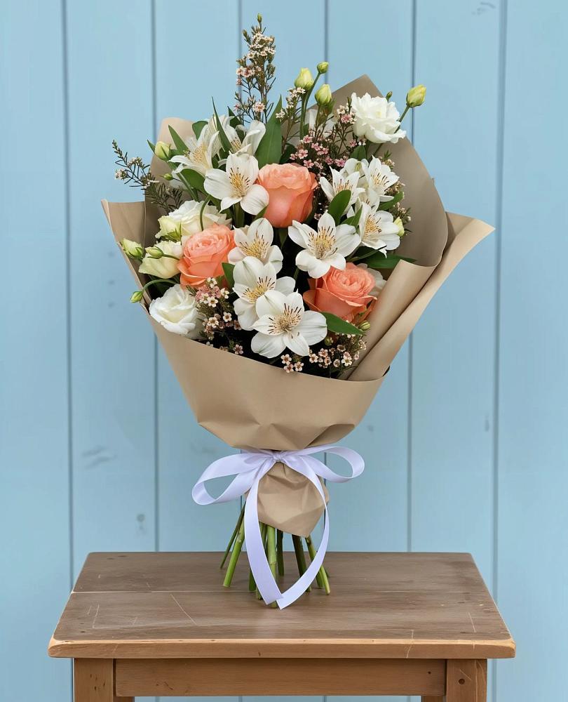 Букет цветов из: Альстромерии, Лизиантусы, Розы и Хризантемы в Мулино