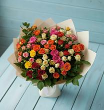 Букет Микс из разноцветных кустовых роз в Мулино